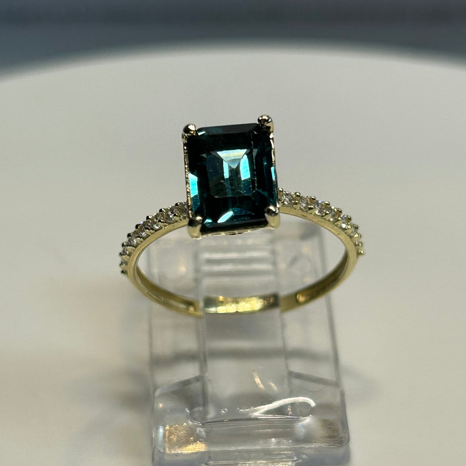 Anillo de compromiso en oro