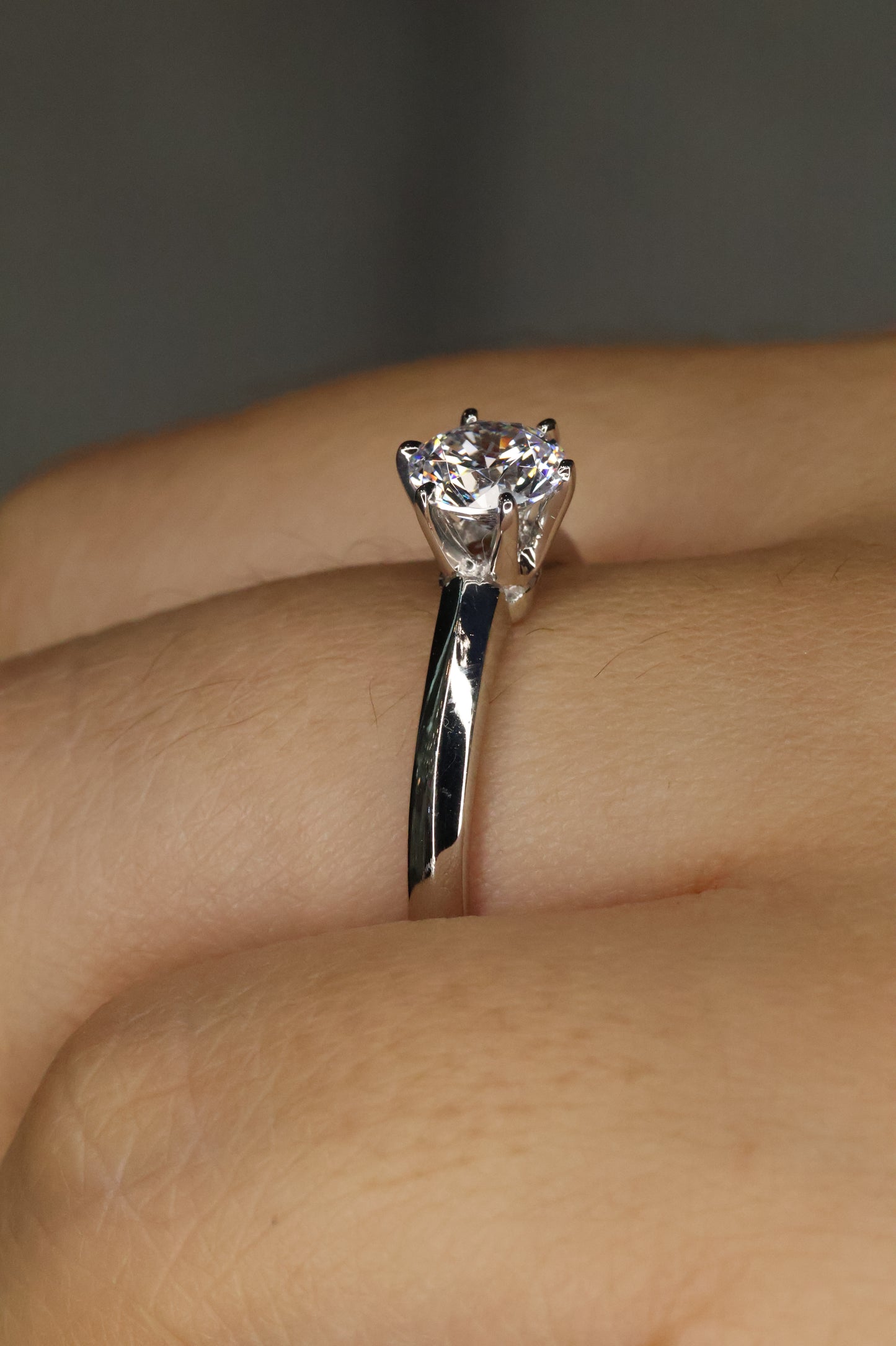 Anillo Oro Blanco 14k con Circonia Mod.16088