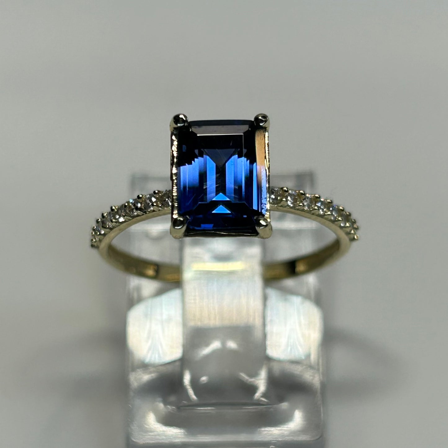 Anillo de compromiso en oro