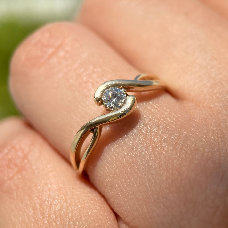 Anillo de compromiso en oro