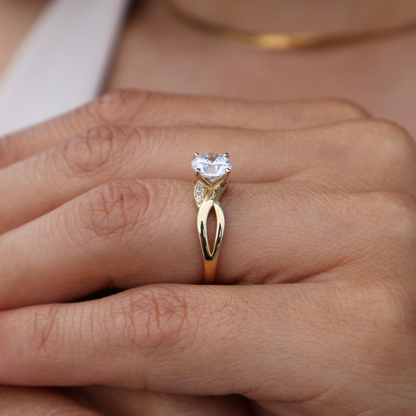 Anillo de compromiso en oro