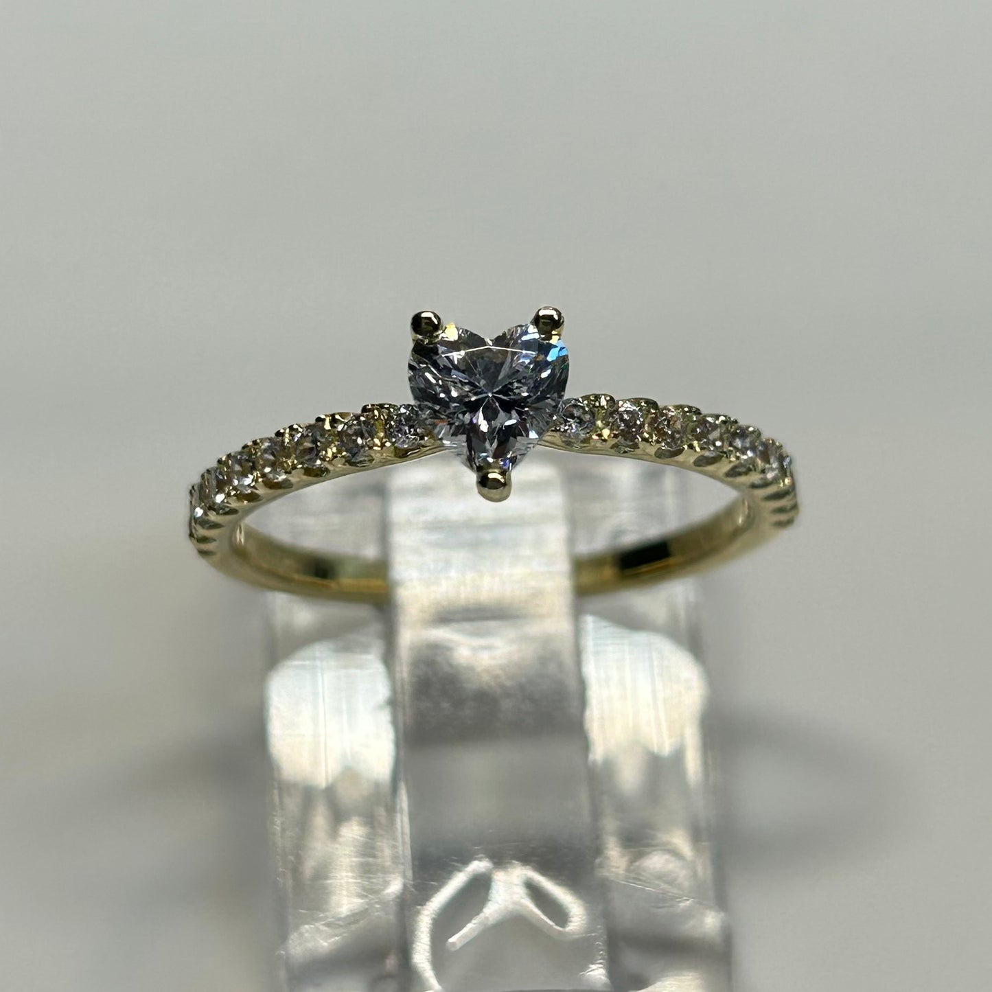 Anillo de compromiso en oro