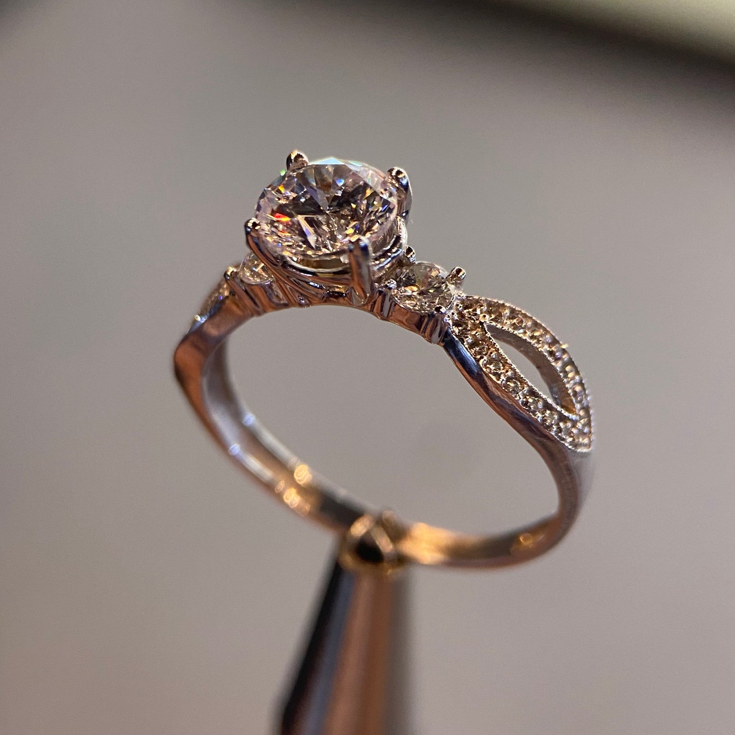 Anillo de compromiso en oro