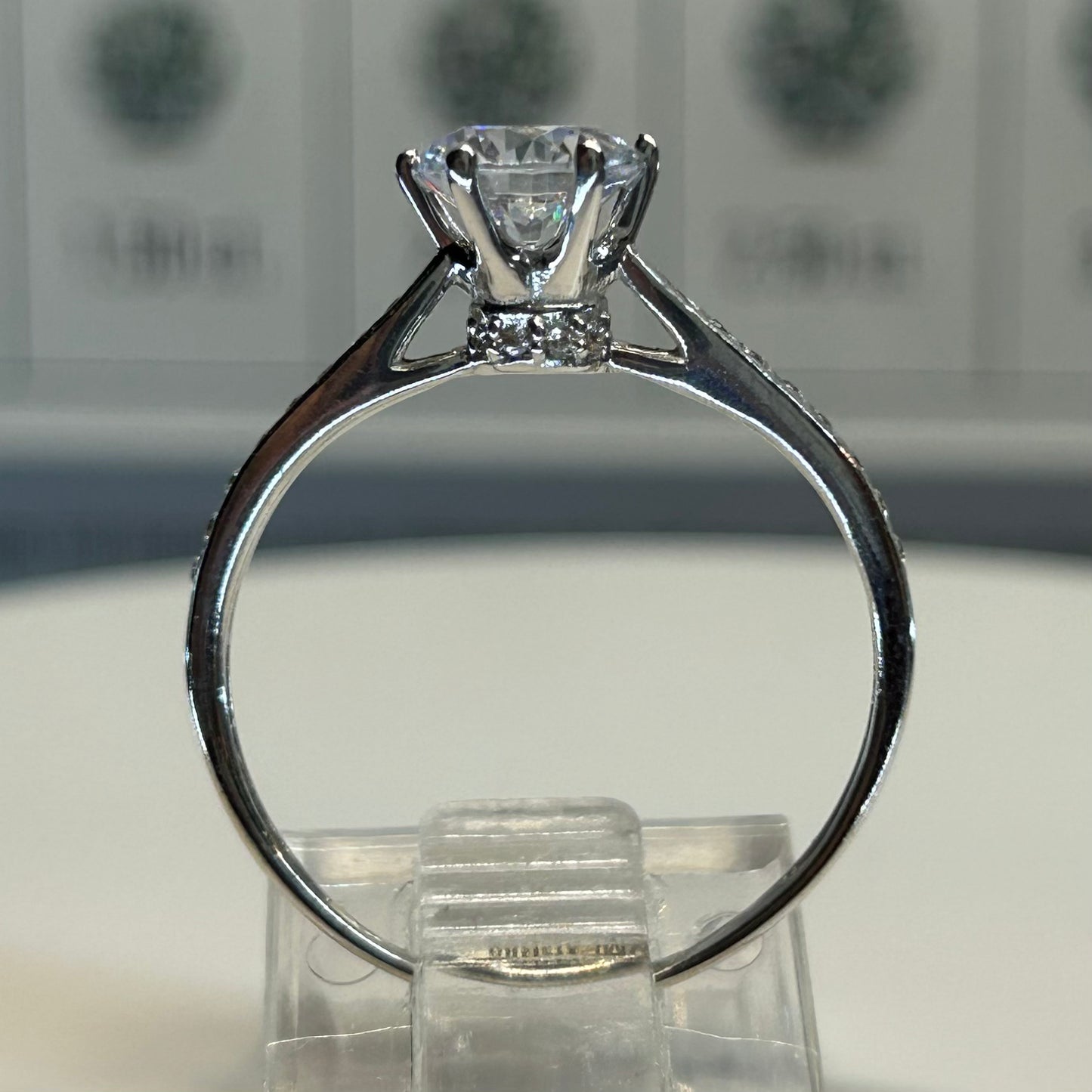 Anillo de compromiso en oro