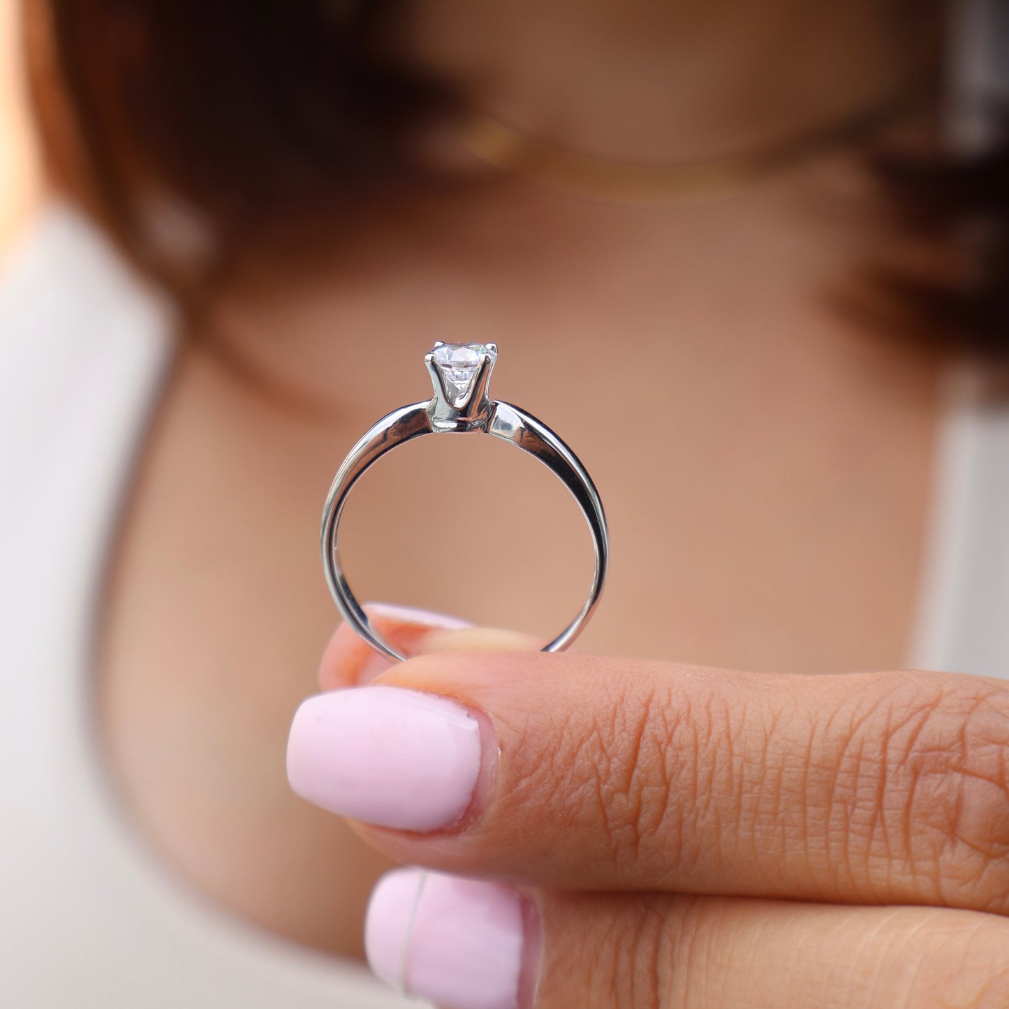 Anillo en Oro Blanco 10k con Circonias Mod. 16012