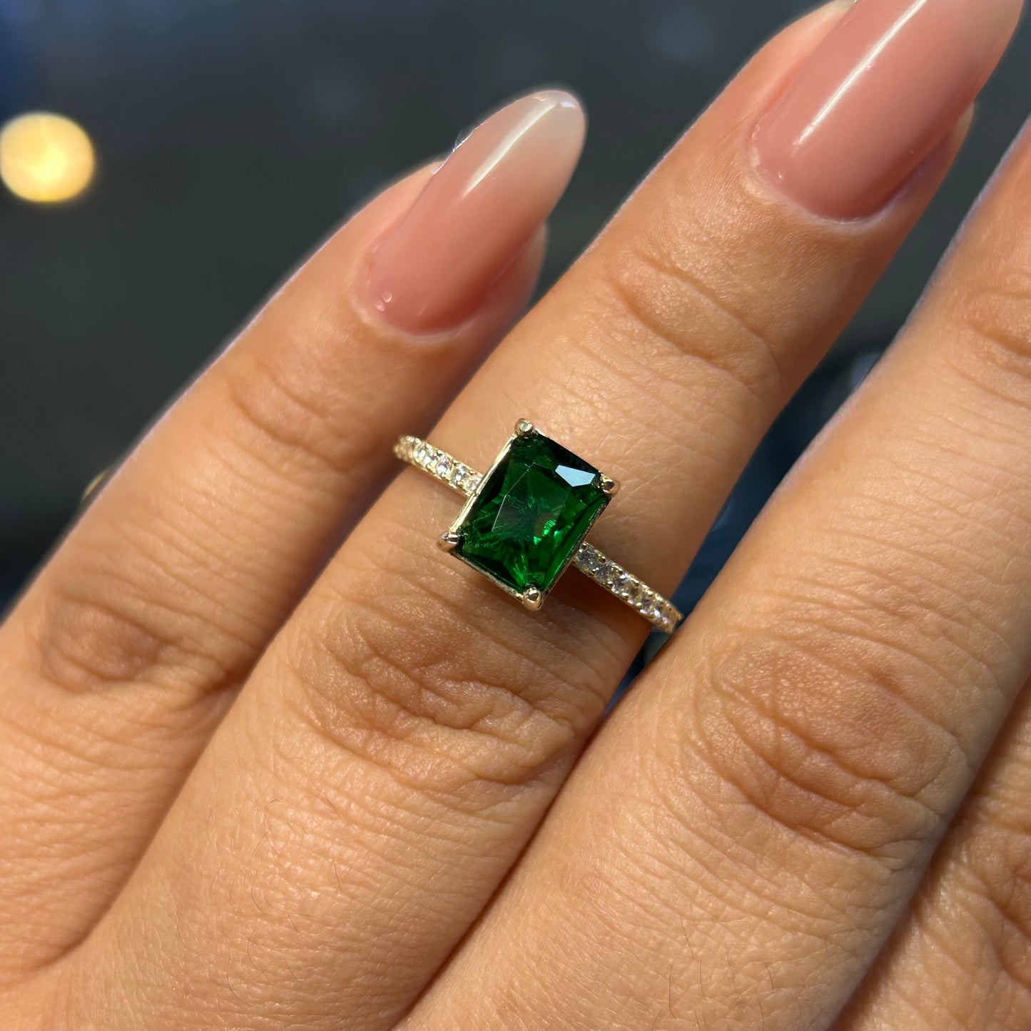 Anillo de compromiso en oro
