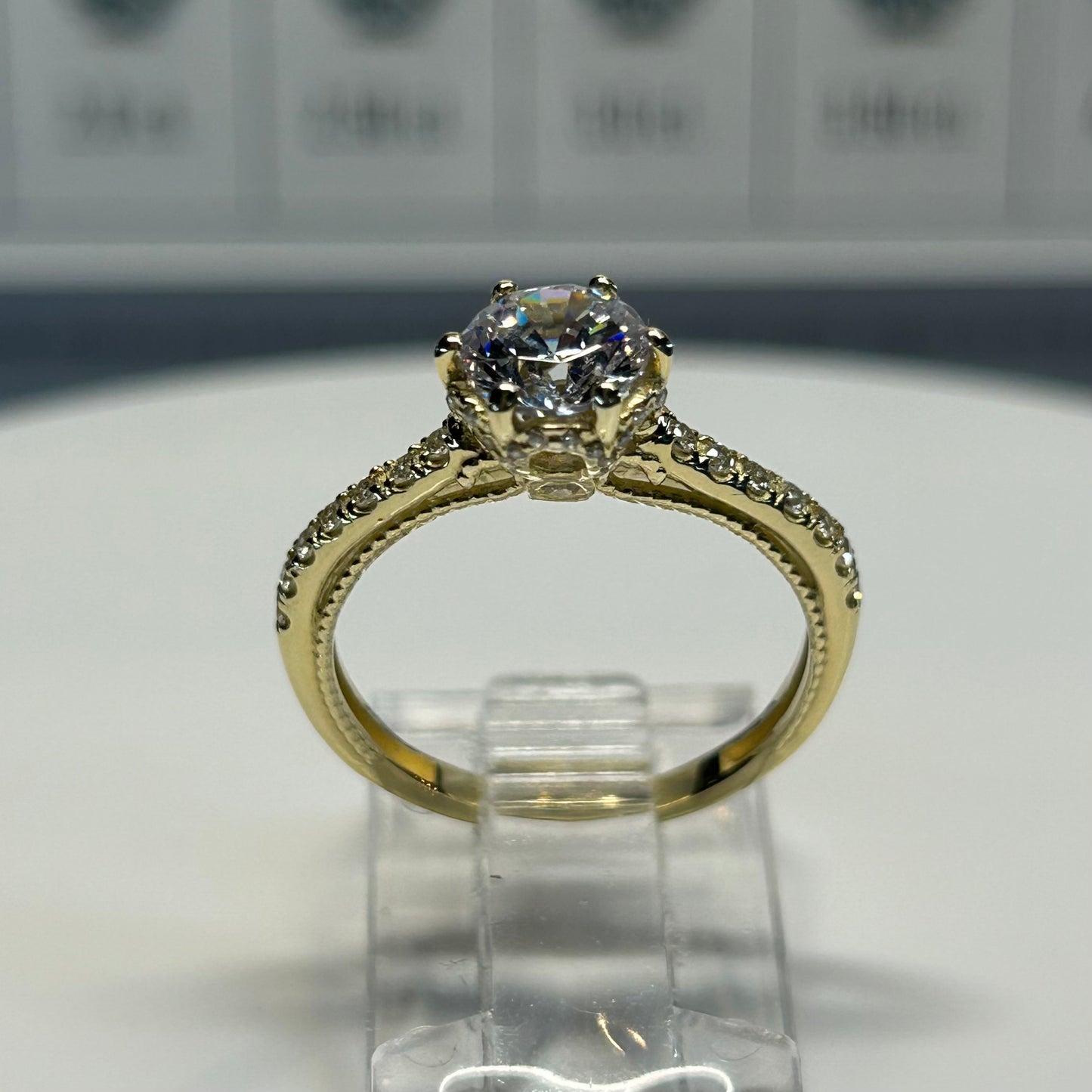 Anillo de compromiso en oro