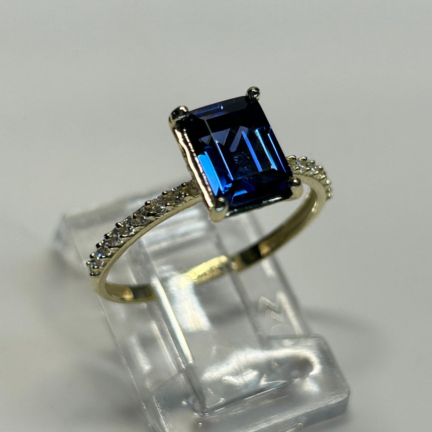 Anillo de compromiso en oro