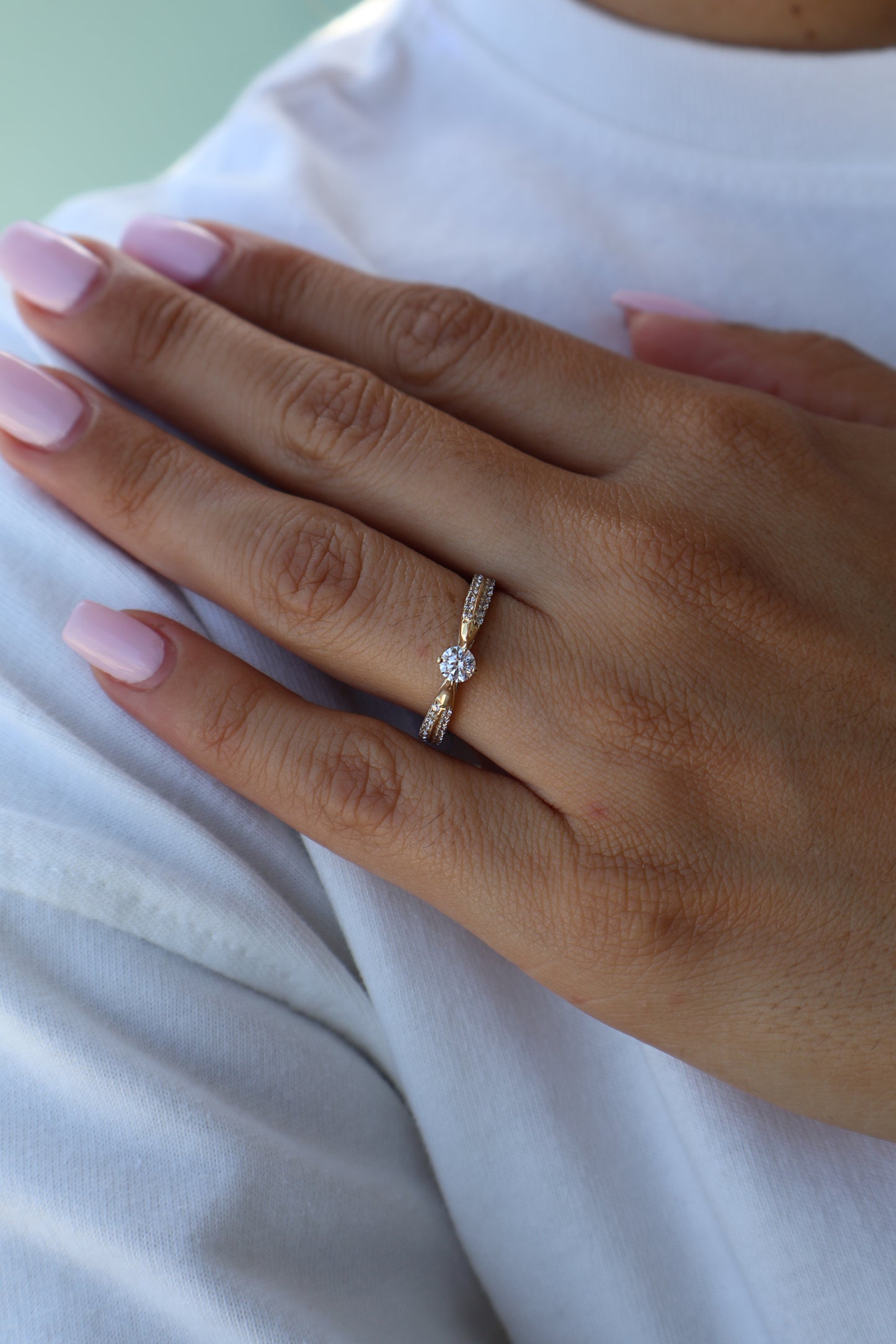 Anillo en Oro Amarillo 10k con Circonias Mod.15941