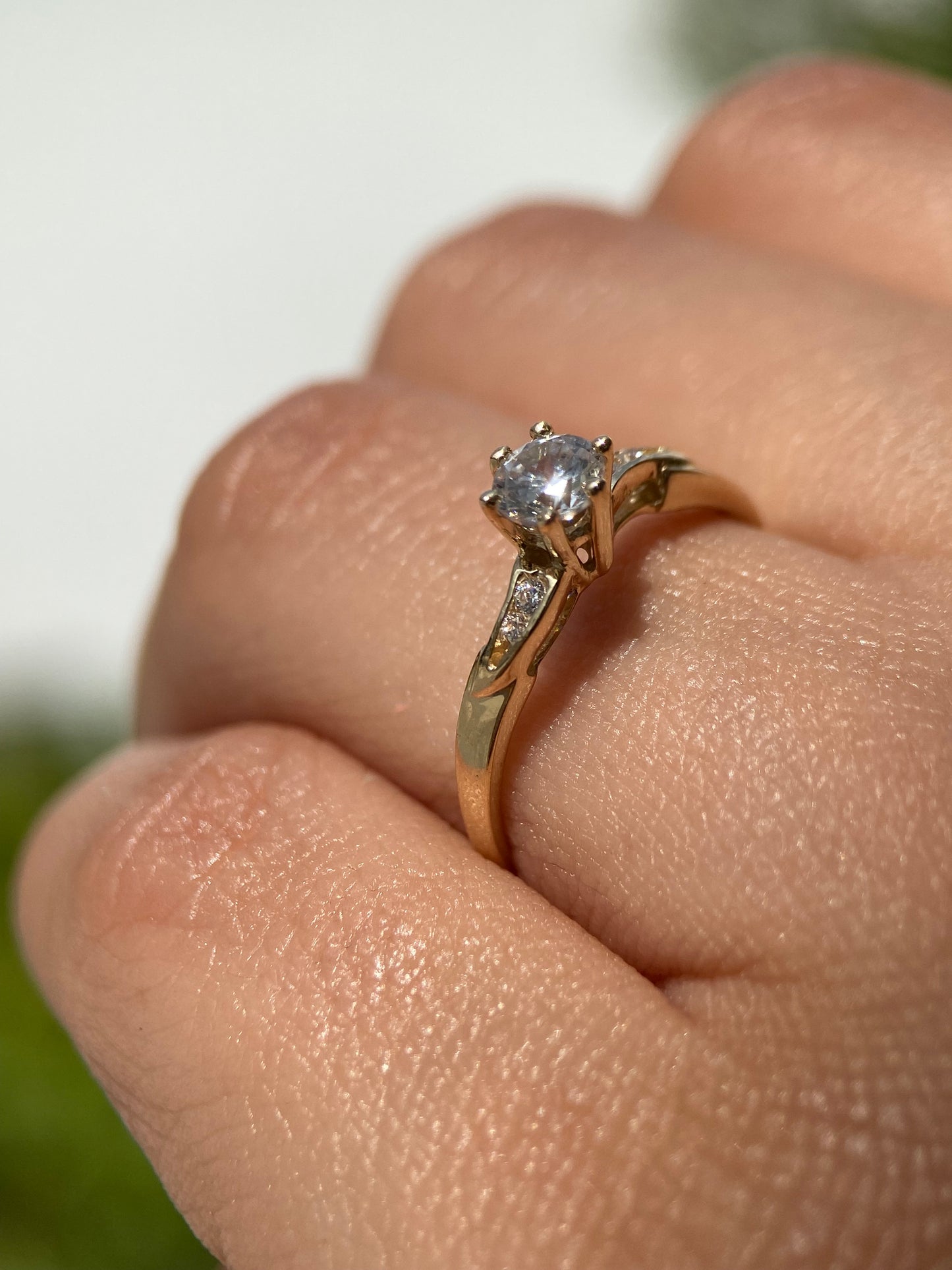 Ring in 14k yellow gold with white zirconias Cod. MAN246