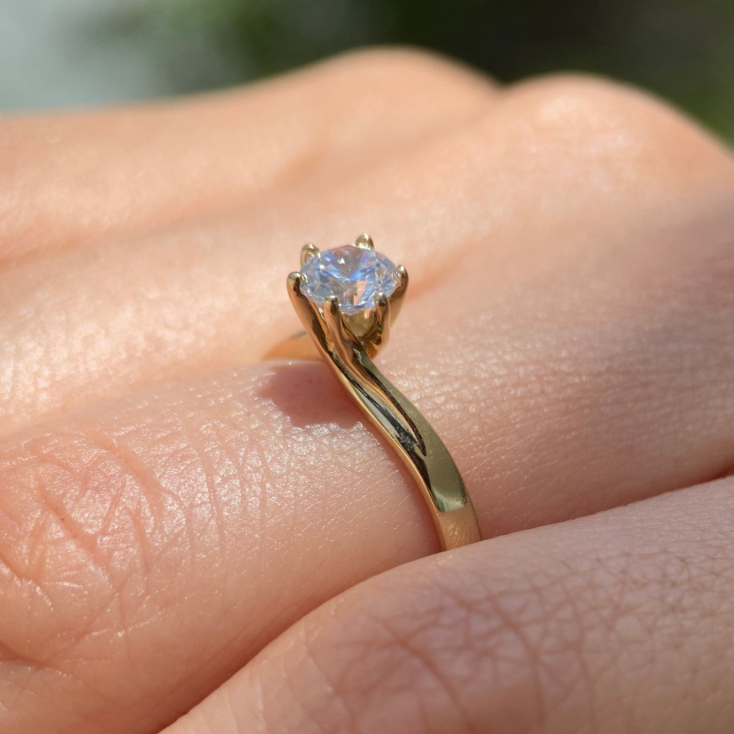 Ring in 14k yellow gold with white zirconia MAN254