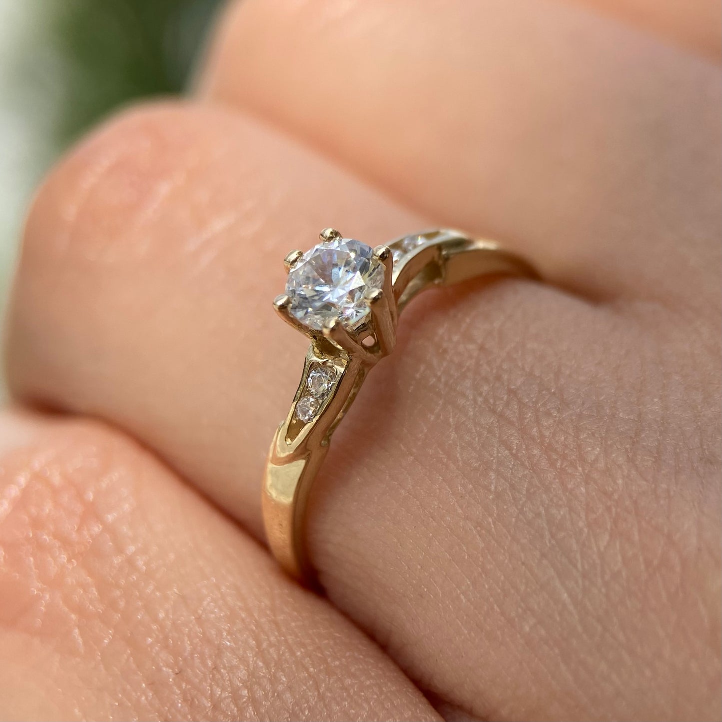 Ring in 14k yellow gold with white zirconias Cod. MAN246