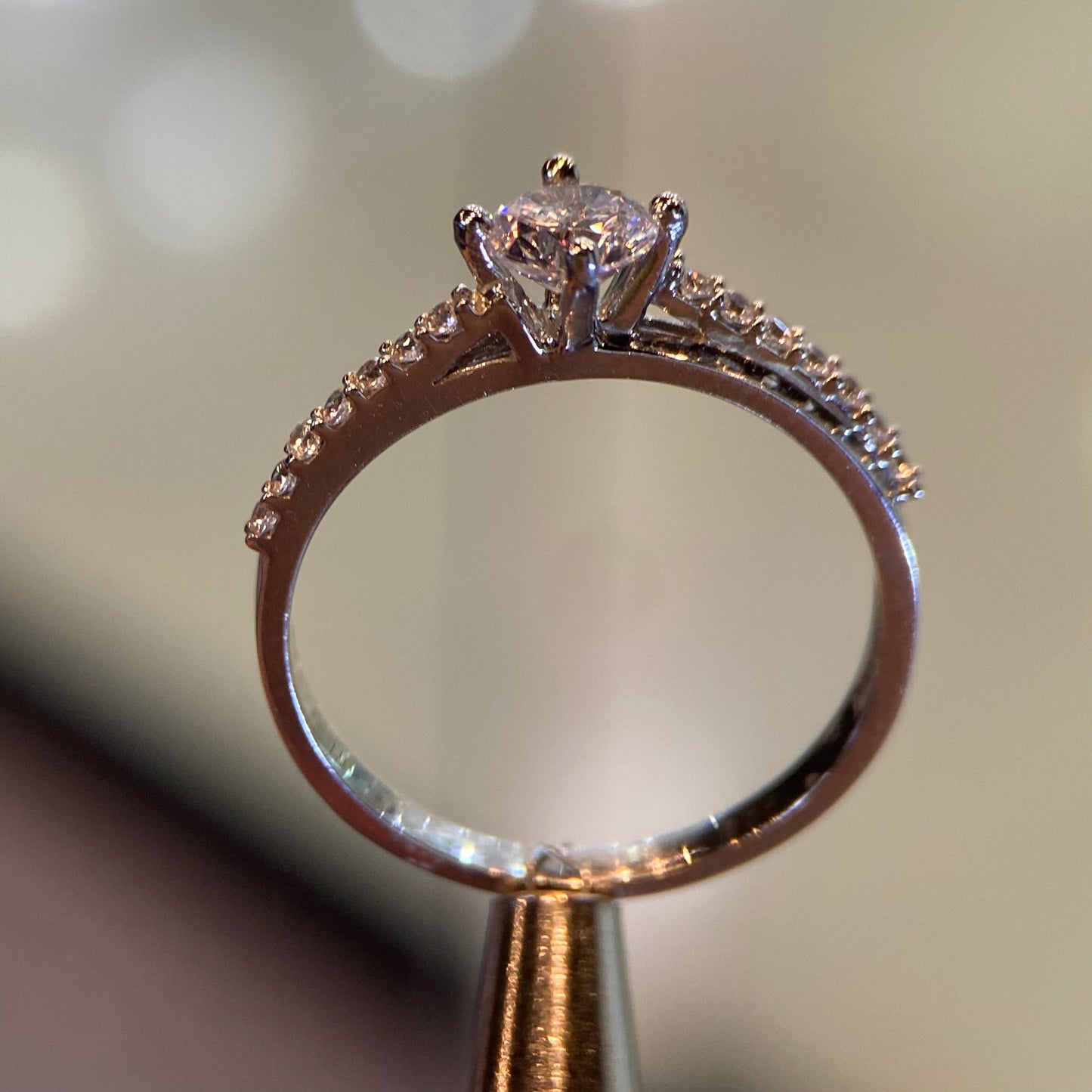 Anillo de compromiso en oro