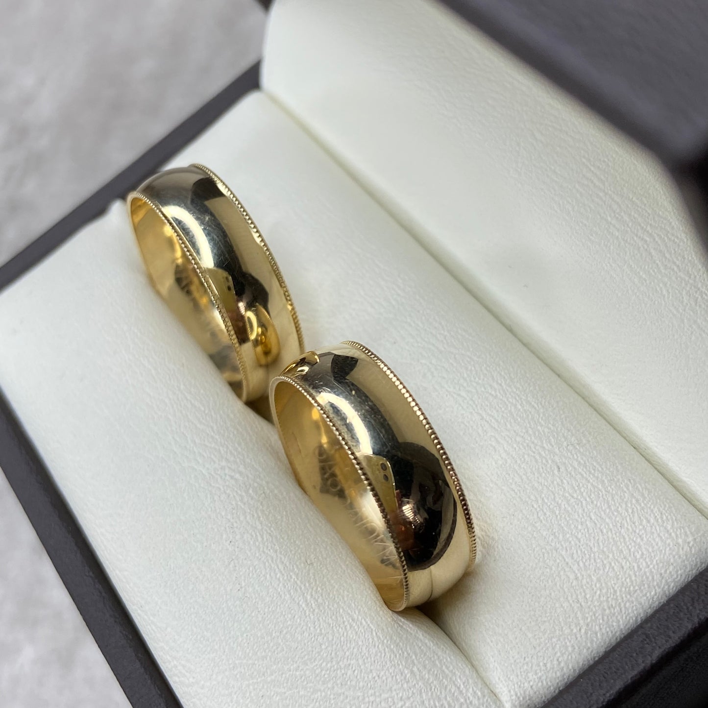 Par de argollas Mariel en oro 6mm