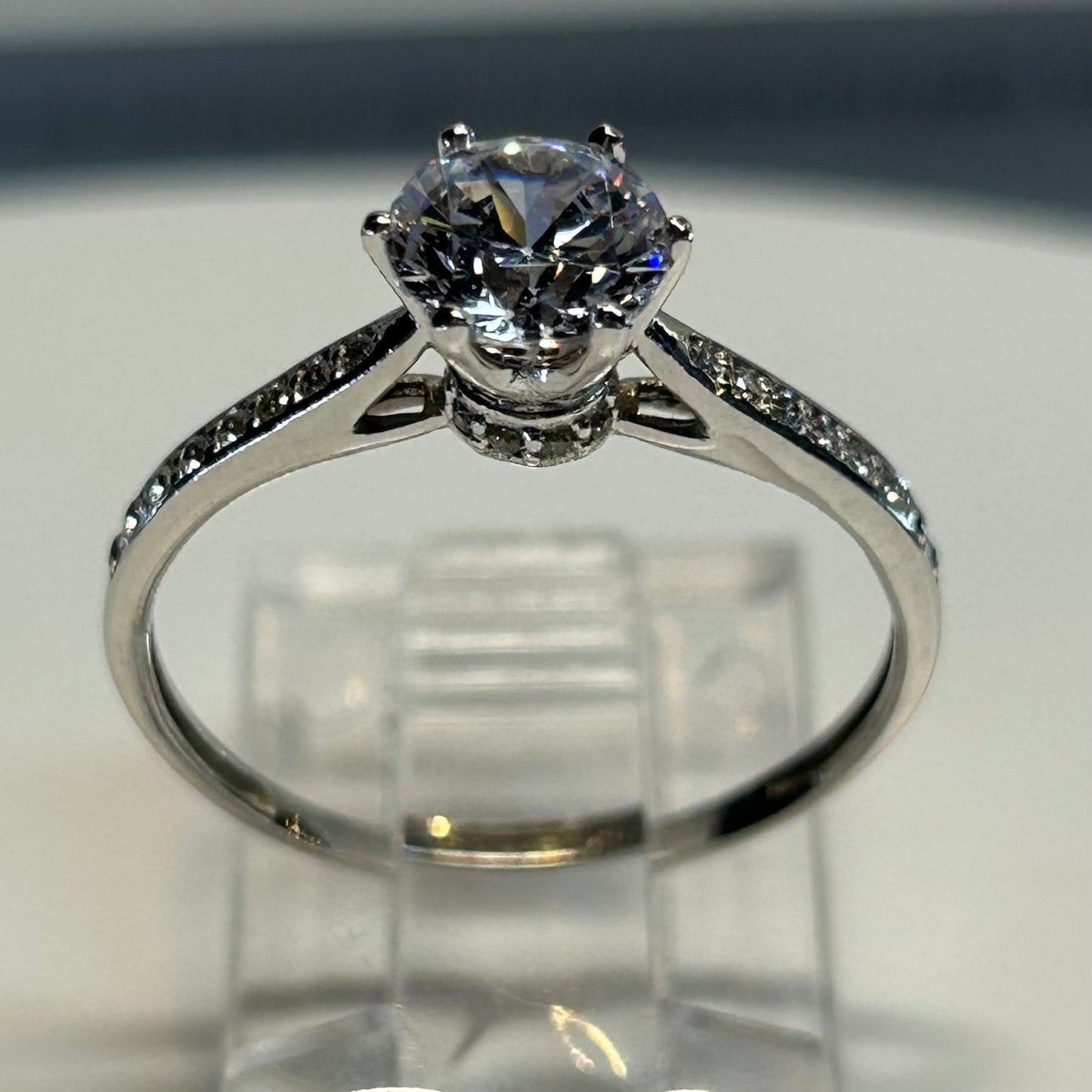 Anillo de compromiso en oro