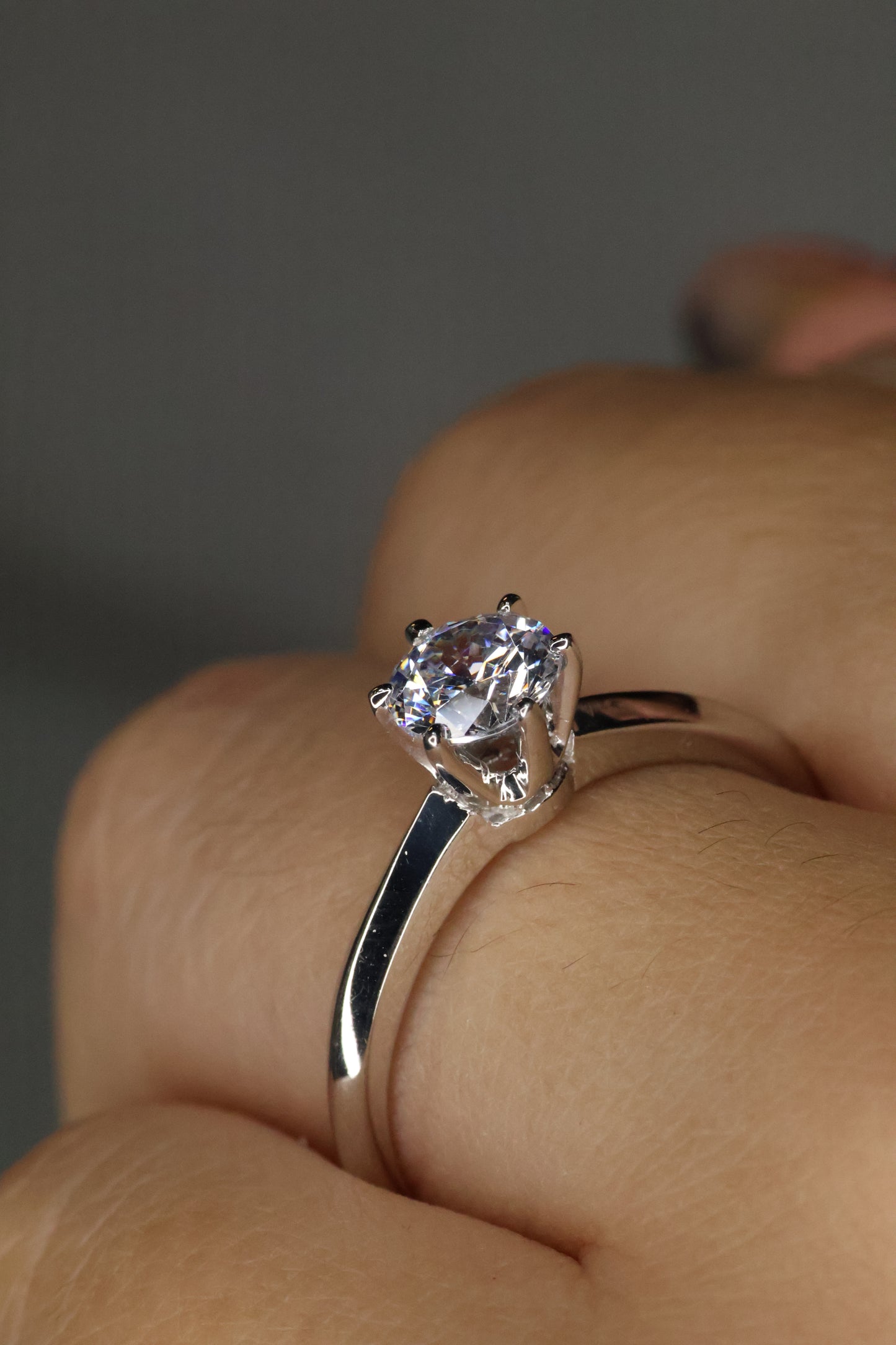 Anillo Oro Blanco 14k con Circonia Mod.16088