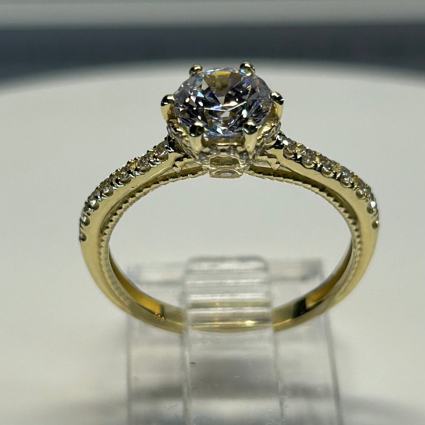 Anillo de compromiso en oro