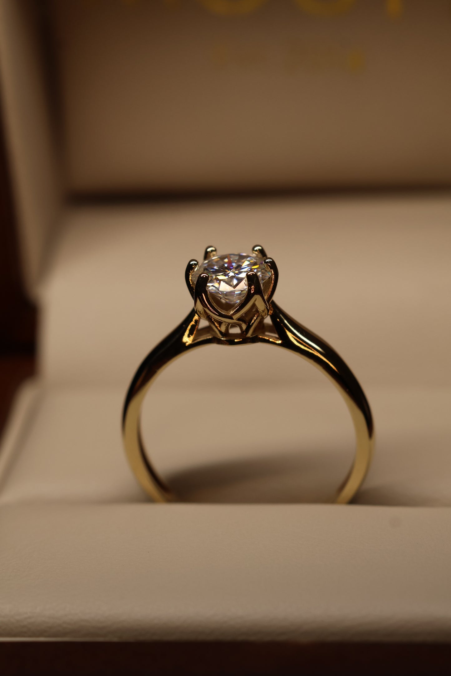 Anillo Magnolia  en Oro 1.00 ct