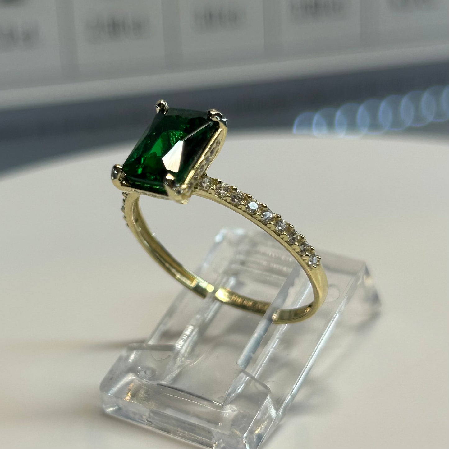 Anillo de compromiso en oro