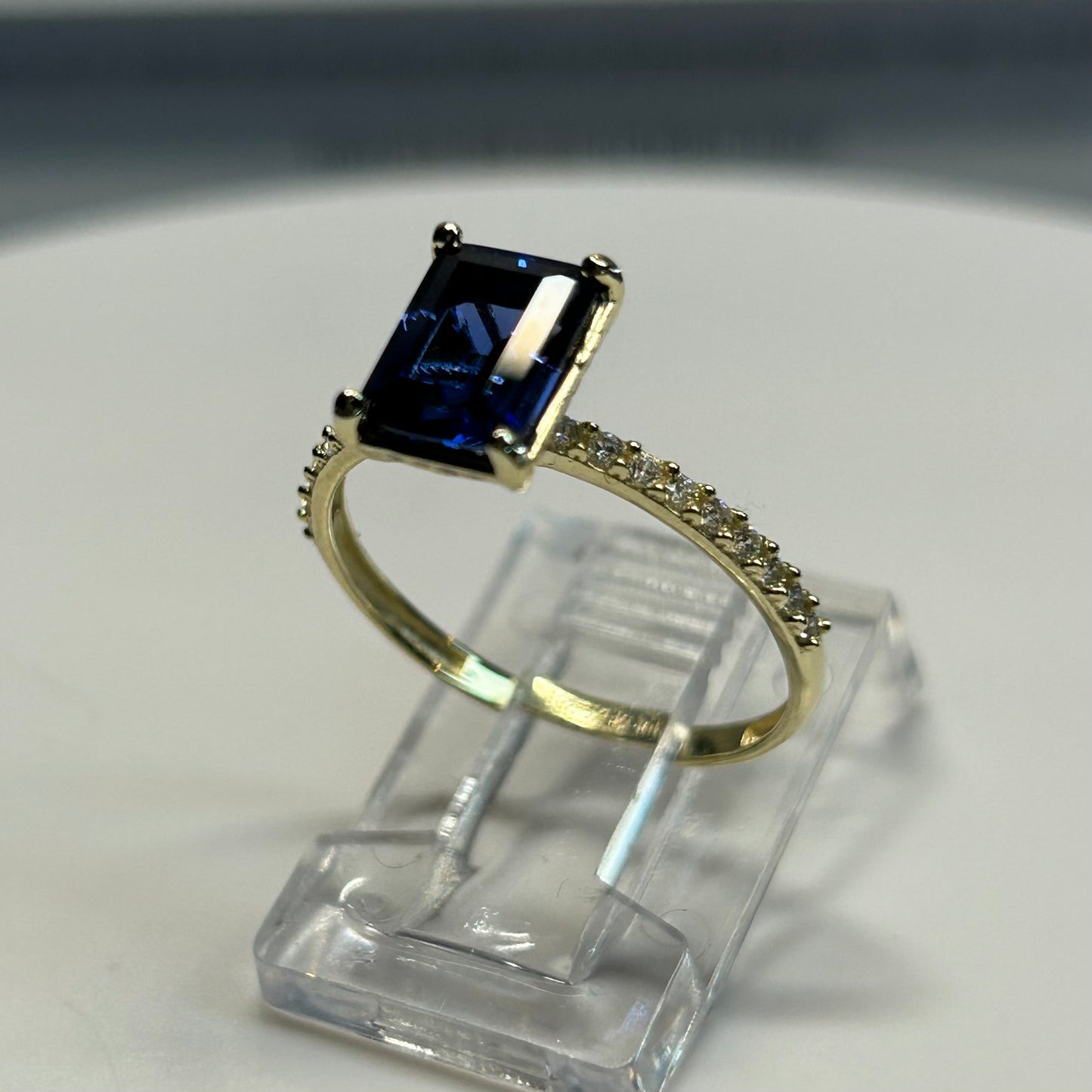 Anillo de compromiso en oro
