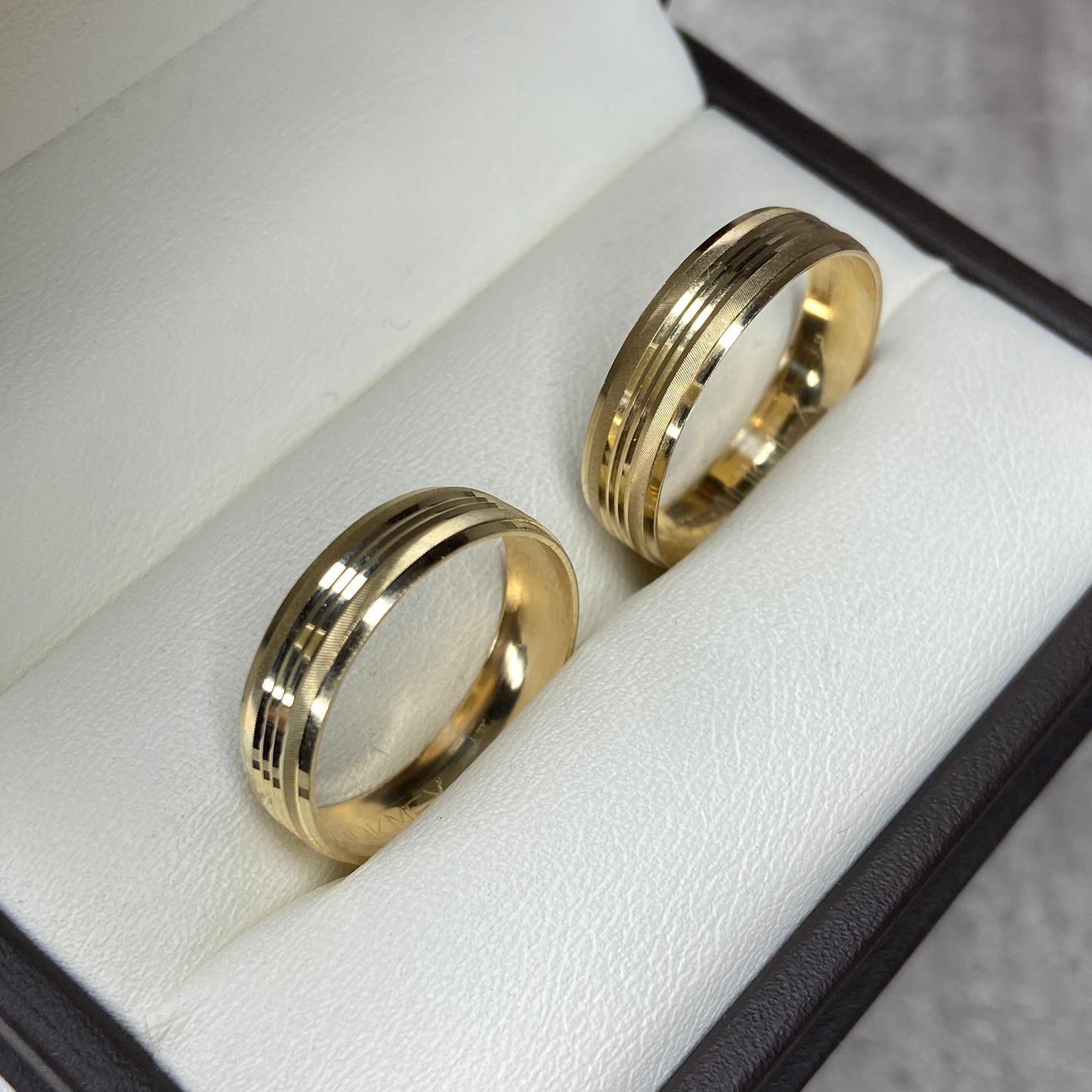 Par de argollas Matthew en oro 5mm