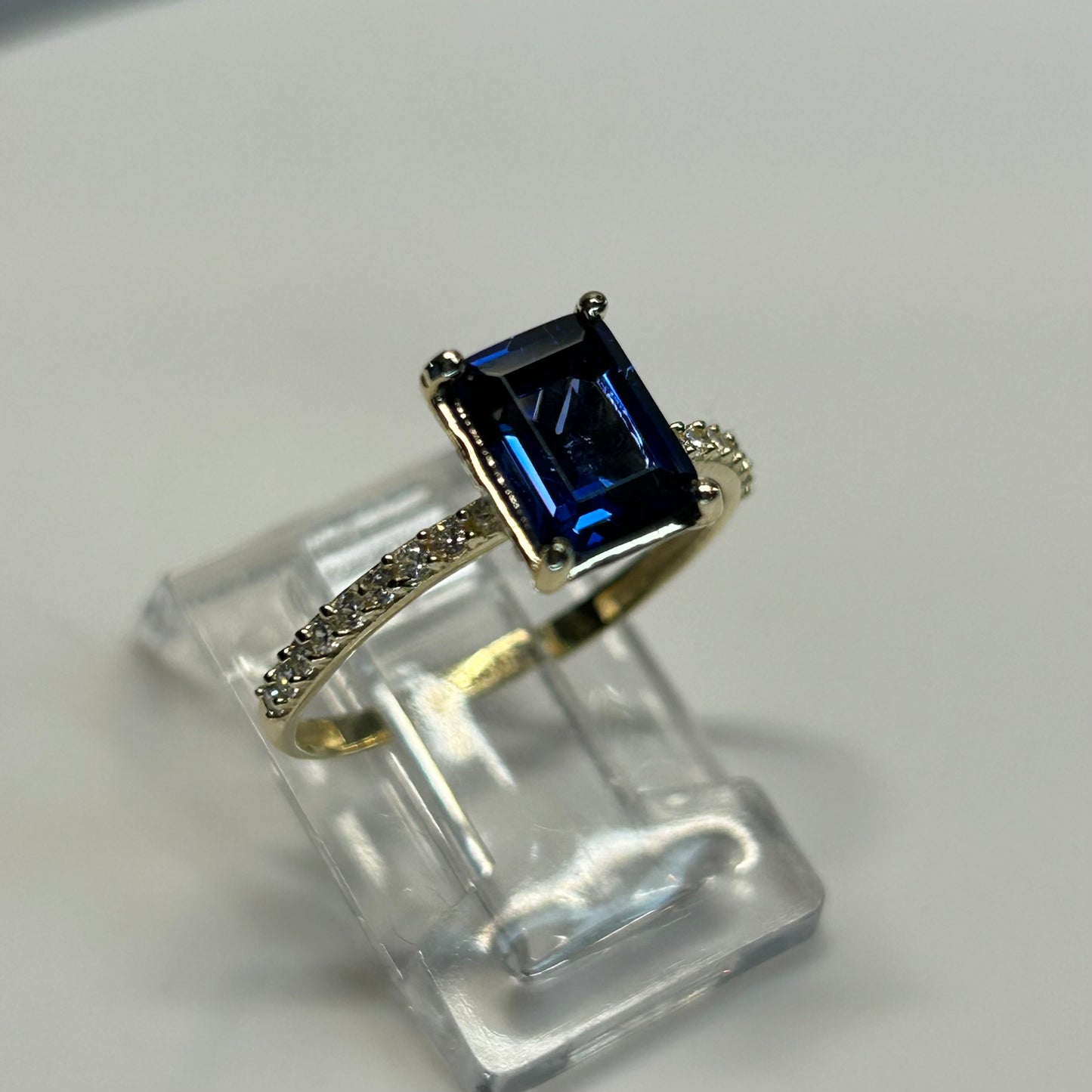 Anillo de compromiso en oro