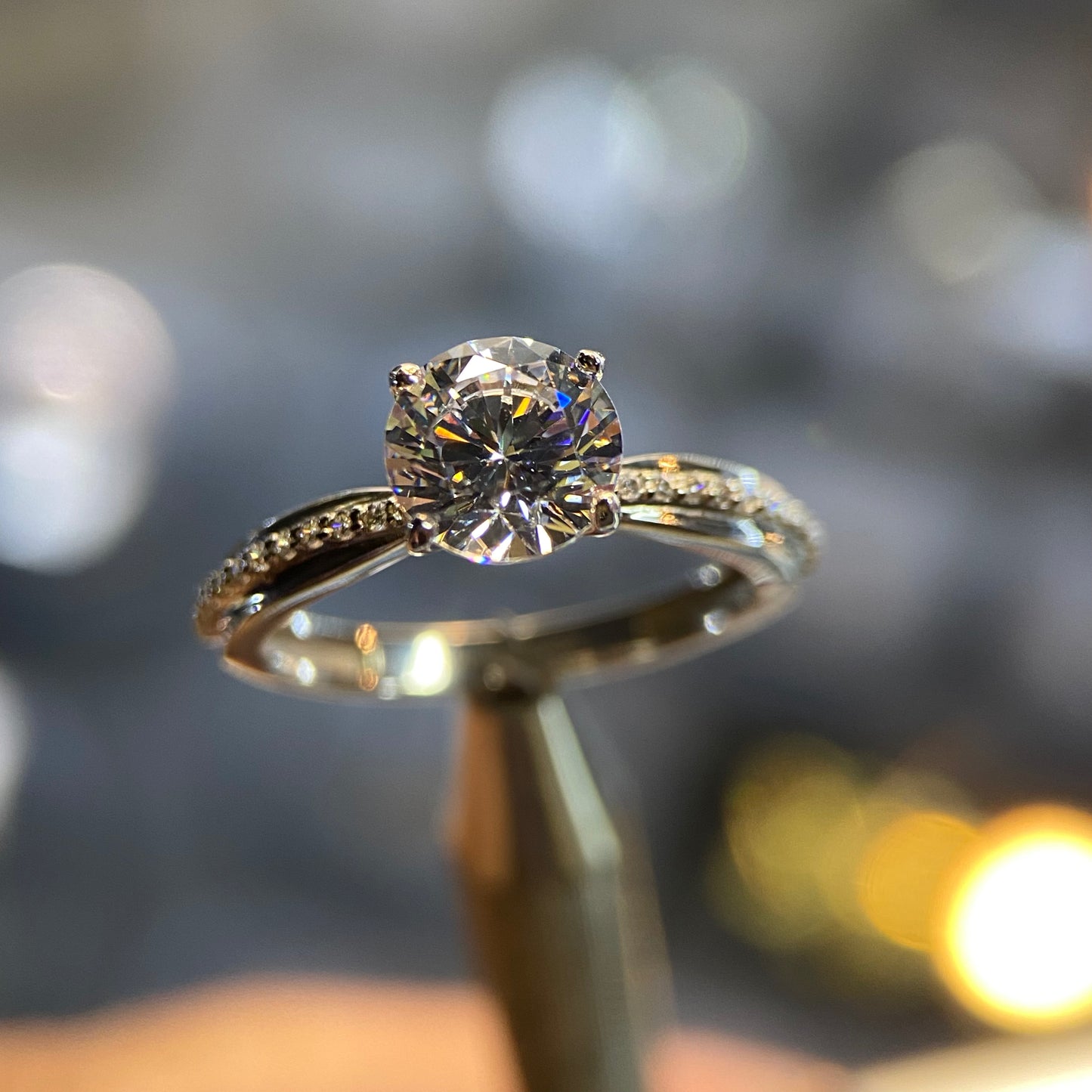 Anillo de compromiso en oro