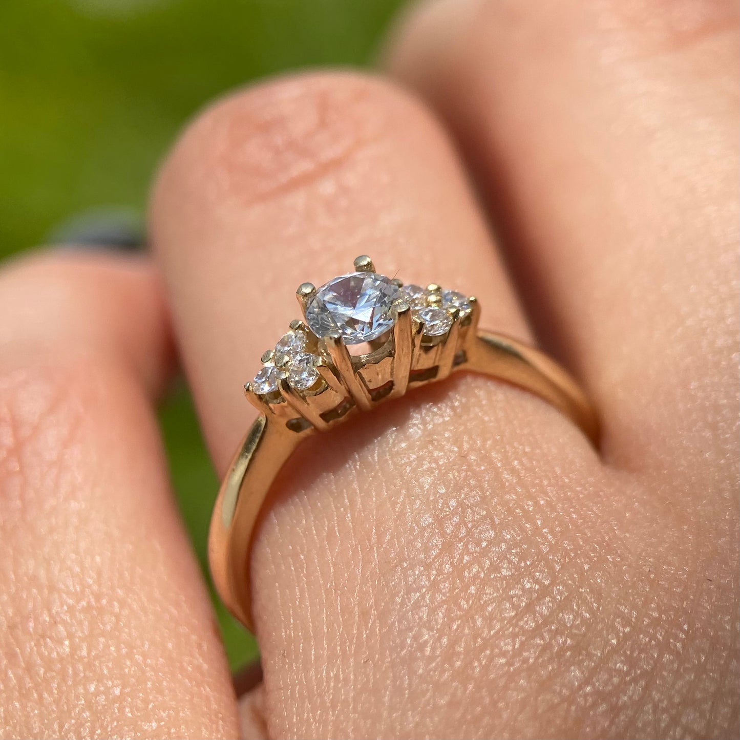 Ring in 14k yellow gold with white zirconia Cod: MAN255