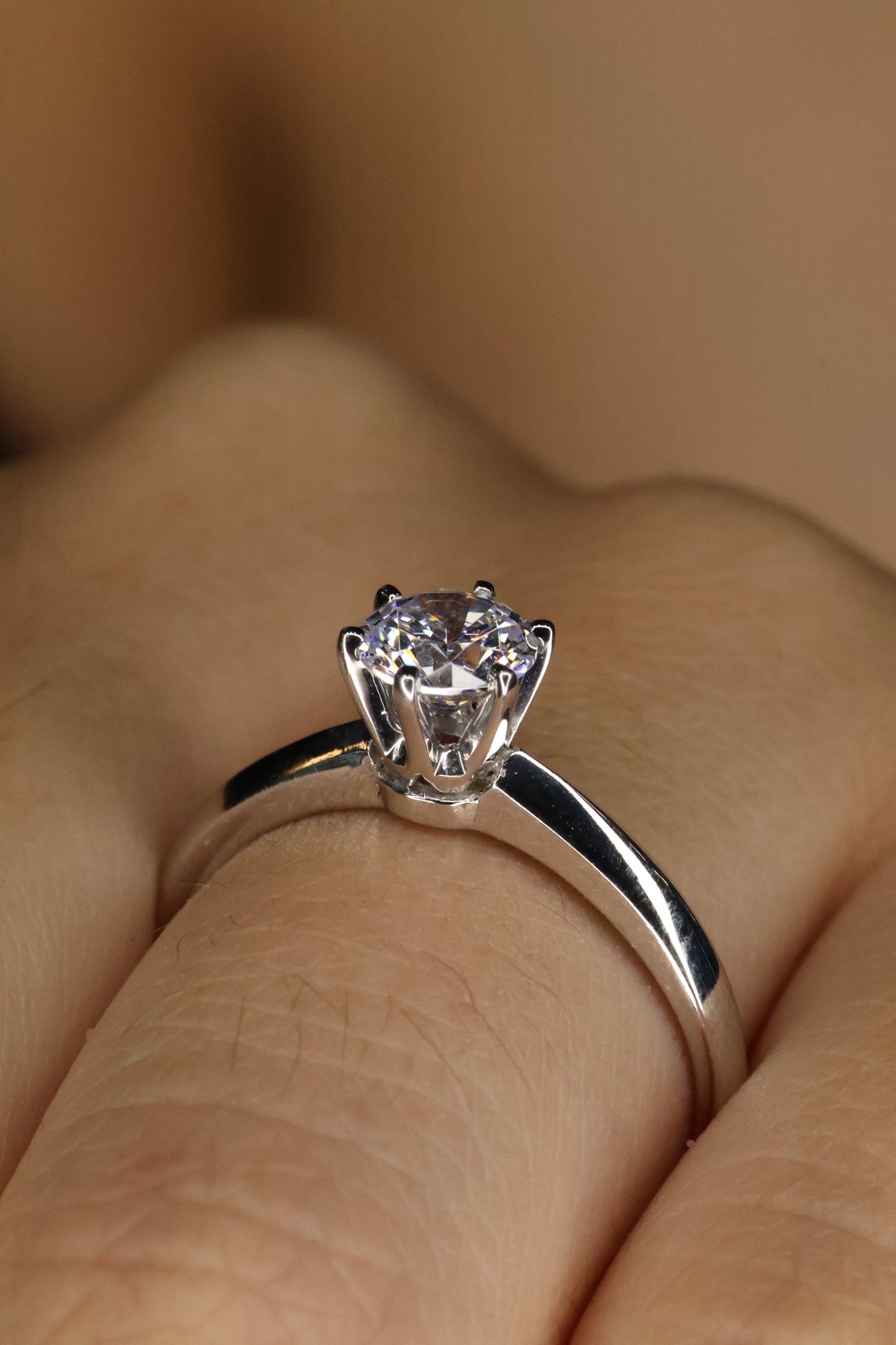 Anillo Oro Blanco 14k con Circonia Mod.16088