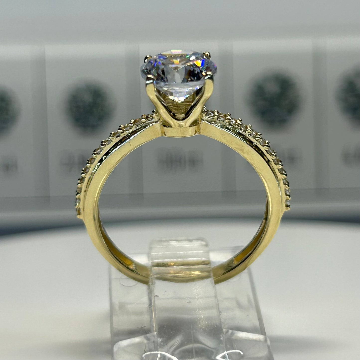 Anillo de compromiso en oro