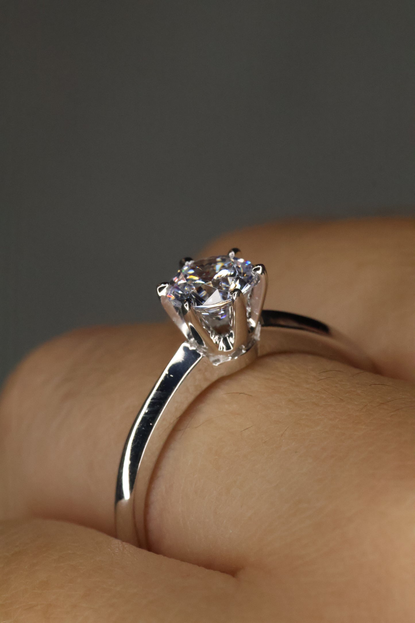 Anillo Oro Blanco 14k con Circonia Mod.16088