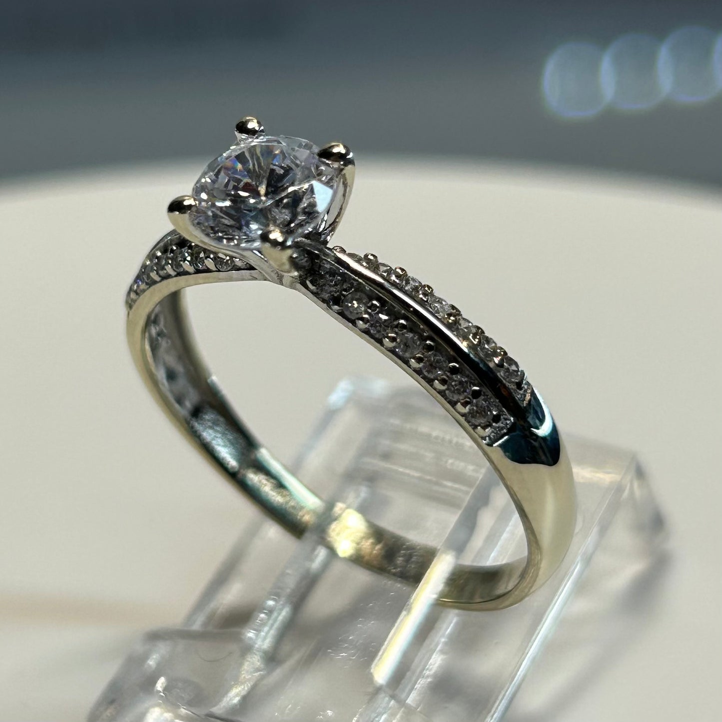 Anillo de compromiso en oro