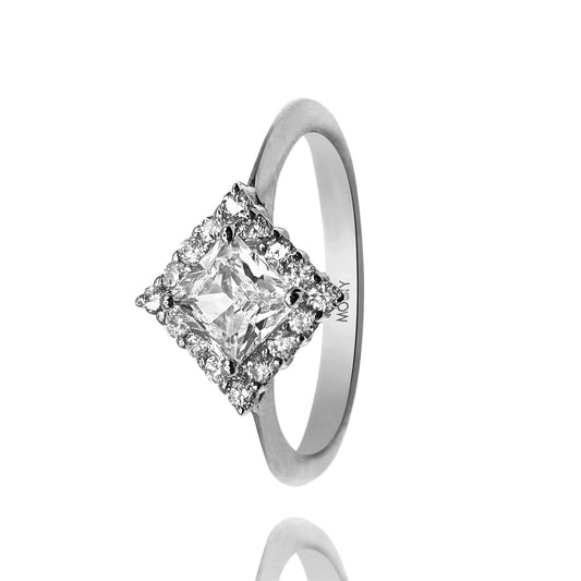 Anillo Alessia en oro blanco 18k con circonia corte princesa