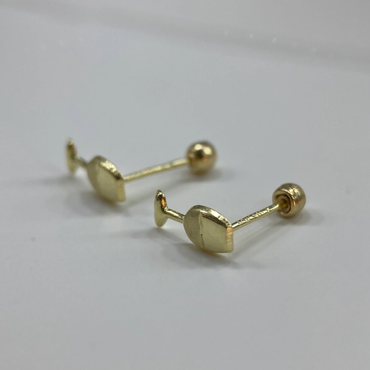 Broqueles Copa Vino en Oro Amarillo 10k Cod.BRO190 7.5mm