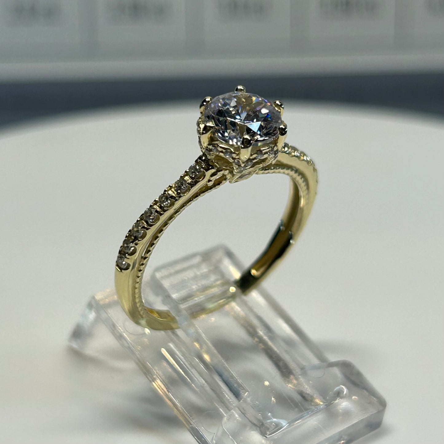 Anillo de compromiso en oro