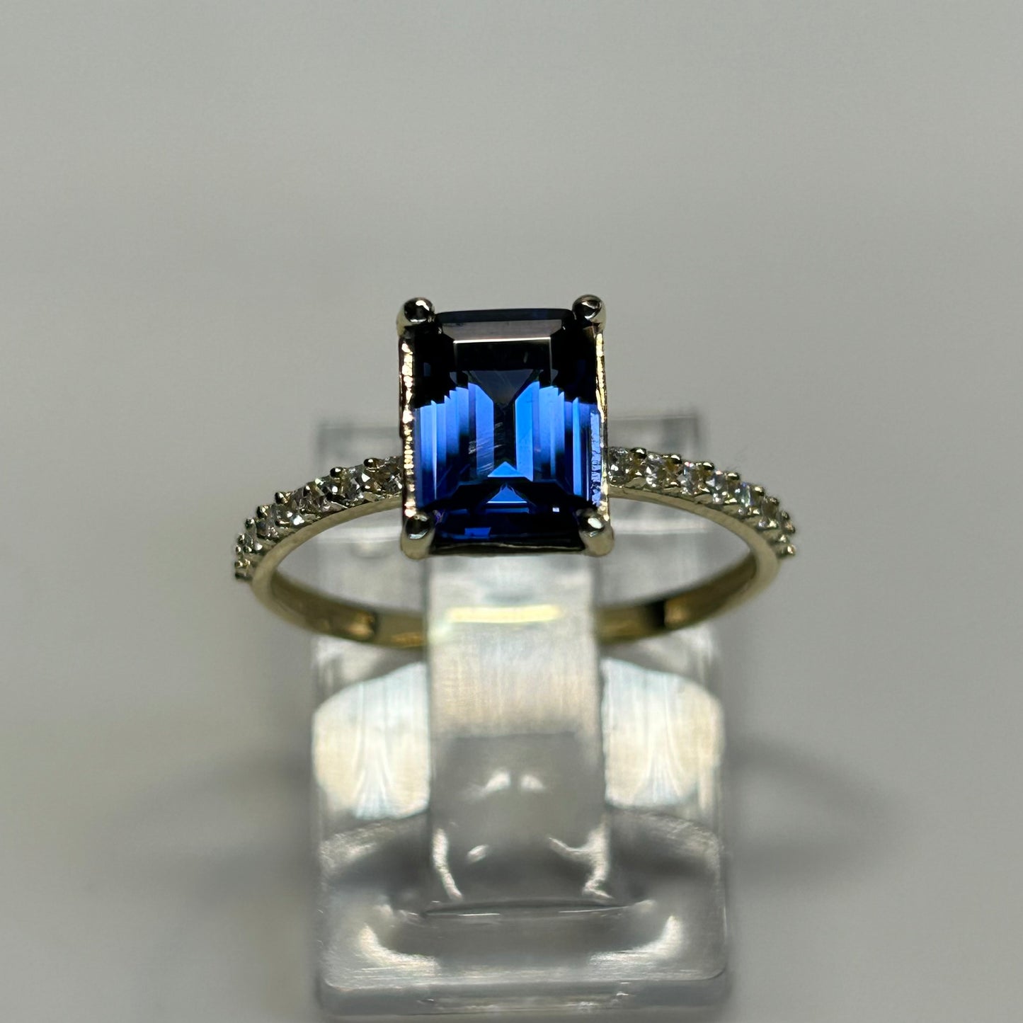 Anillo de compromiso en oro
