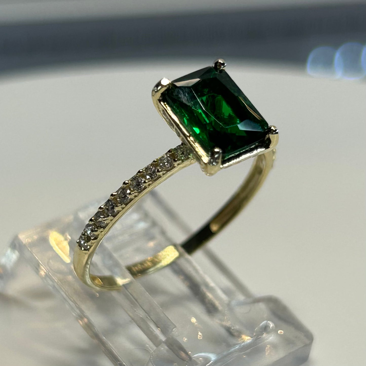Anillo de compromiso en oro
