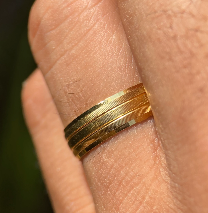 Par de argollas Ethan en oro 6mm