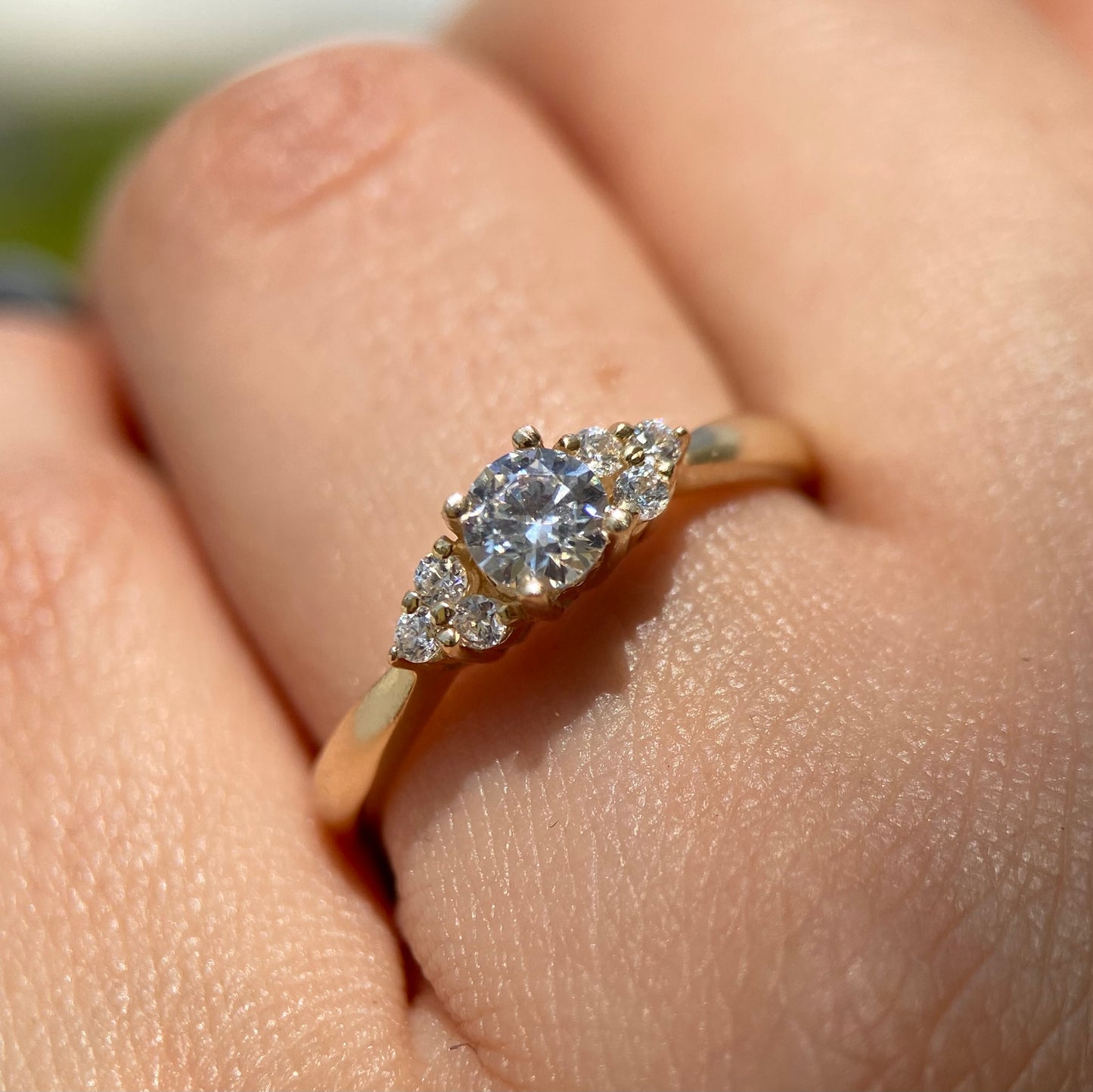 Ring in 14k yellow gold with white zirconia Cod: MAN255
