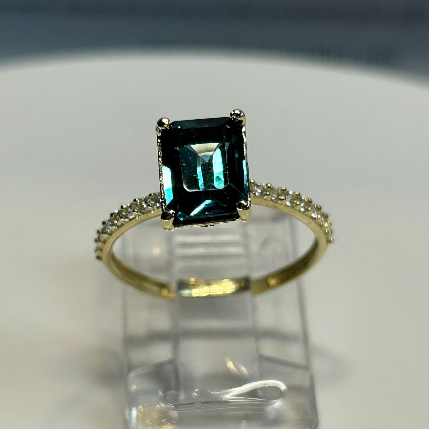 Anillo de compromiso en oro