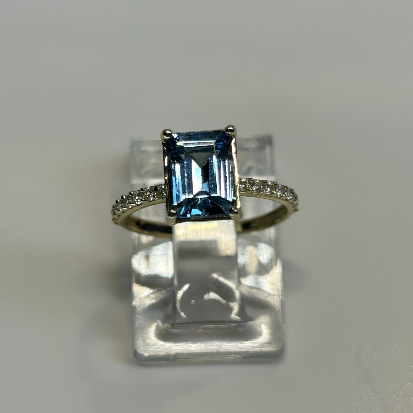 Anillo de compromiso en oro