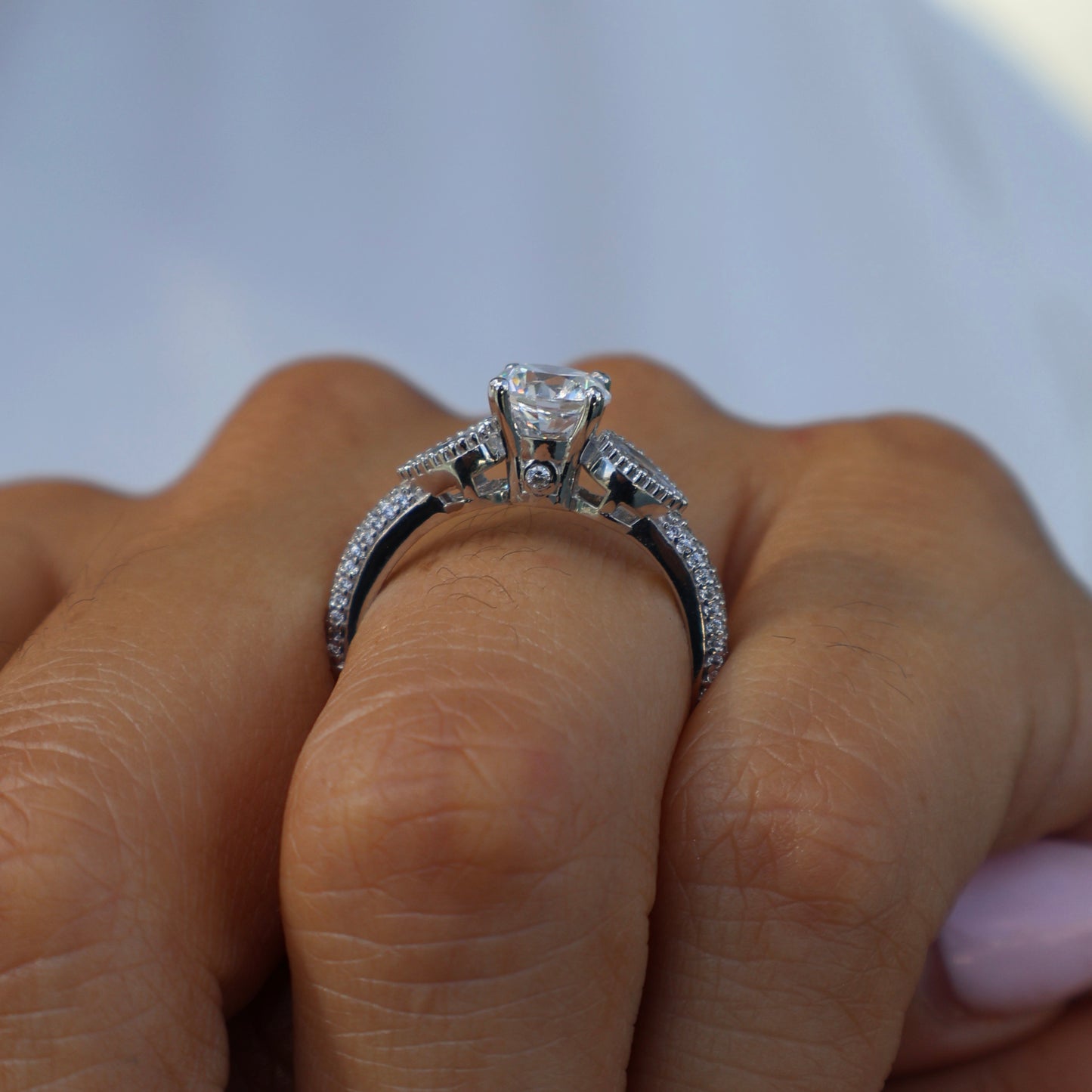 Anillo en Oro Blanco 14k con Circonias Mod.16015