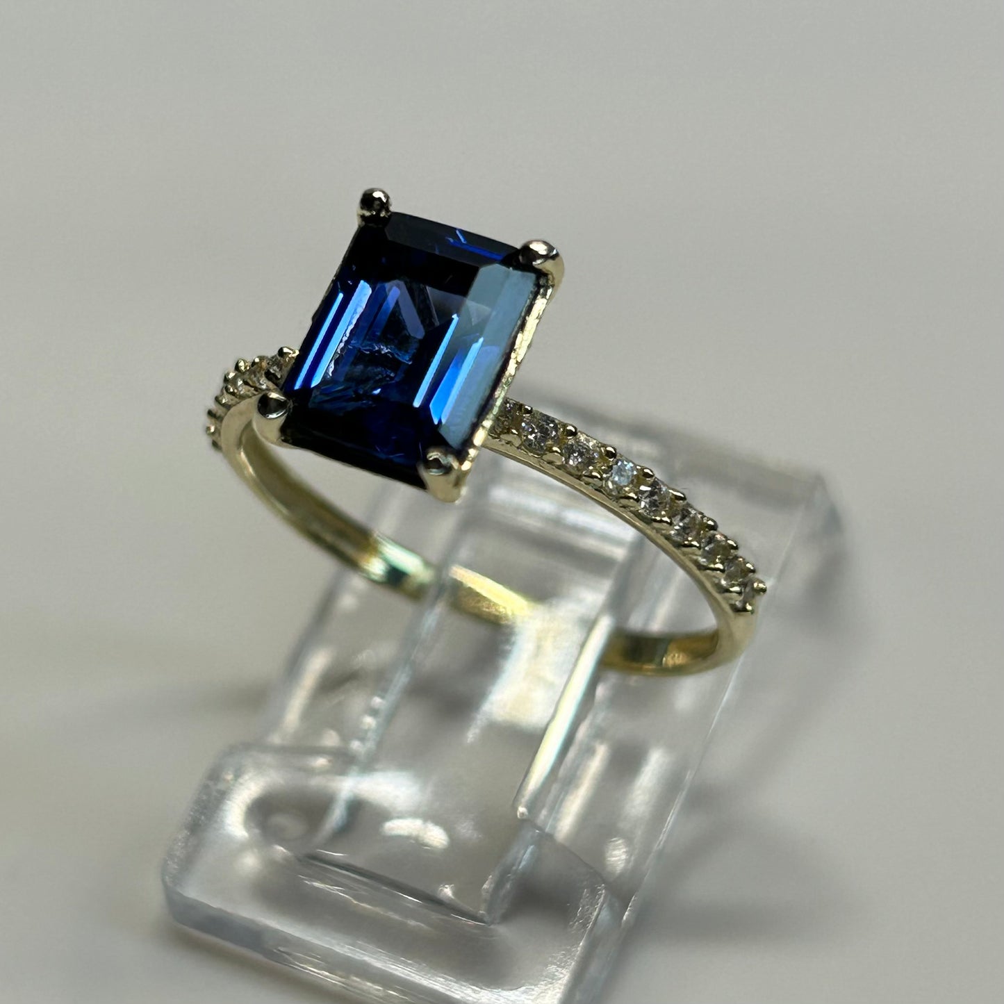 Anillo de compromiso en oro