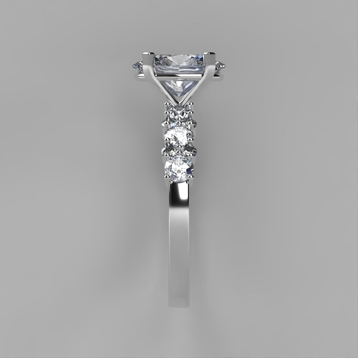 Anillo Danna en platino corte oval con circonia