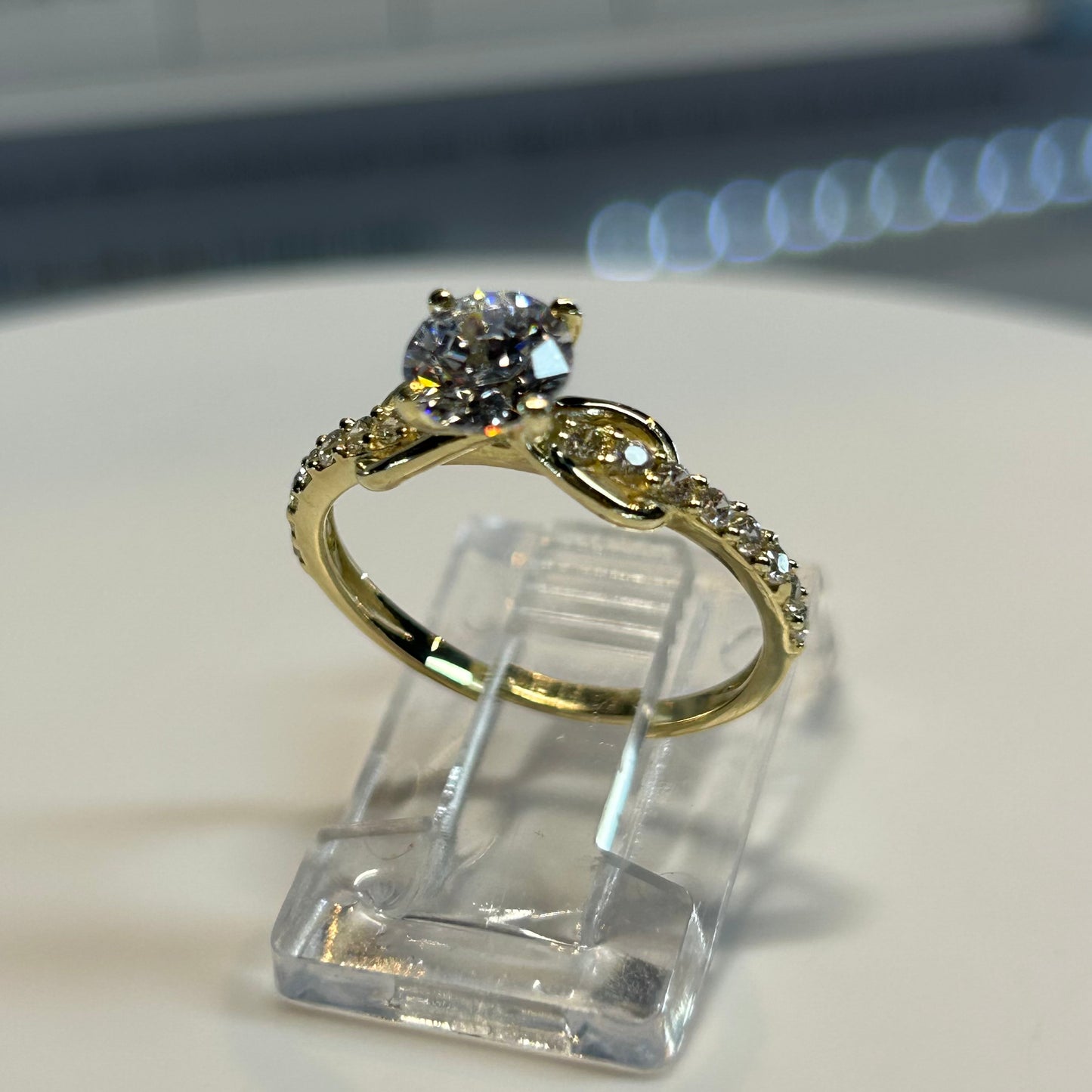 Anillo de compromiso en oro