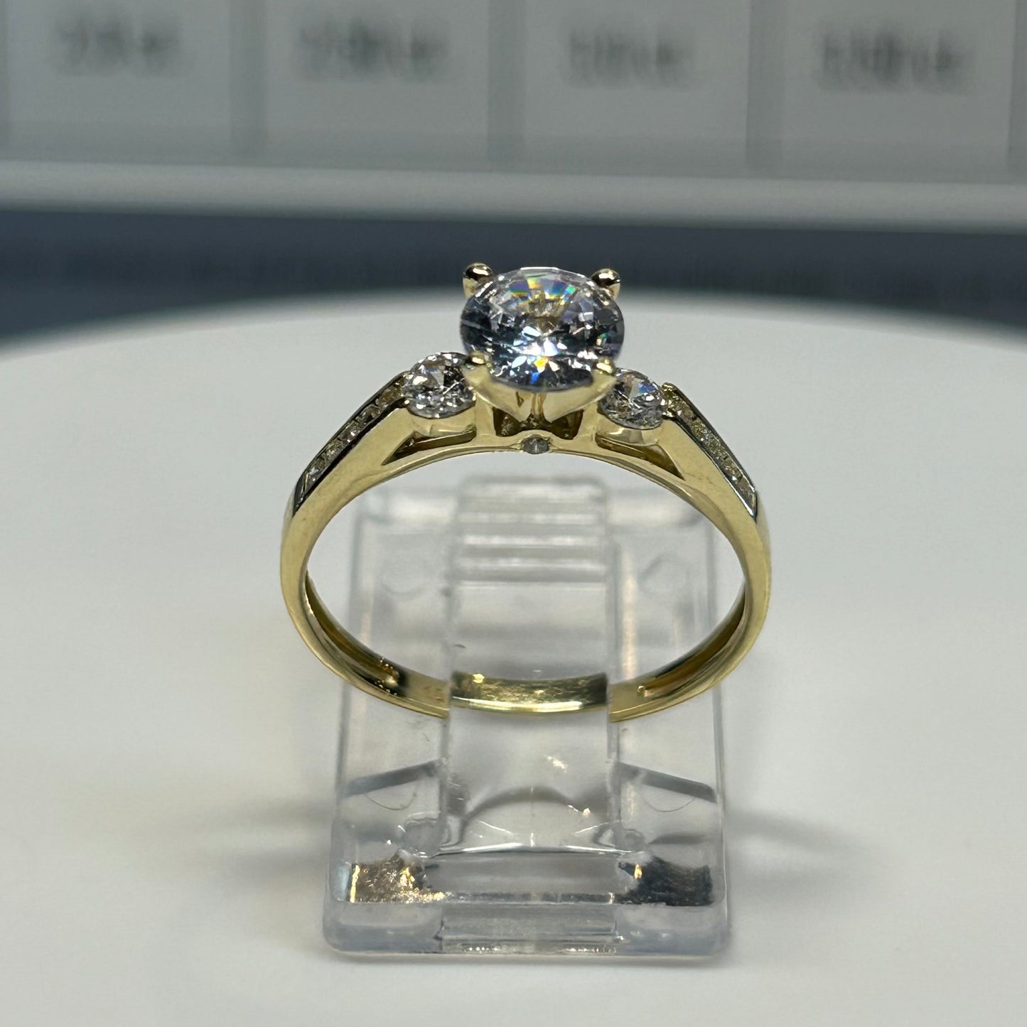 Anillo de compromiso en oro