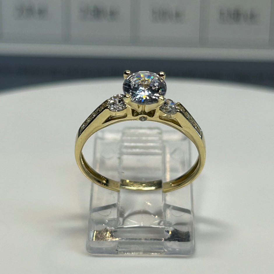 Anillo de compromiso en oro