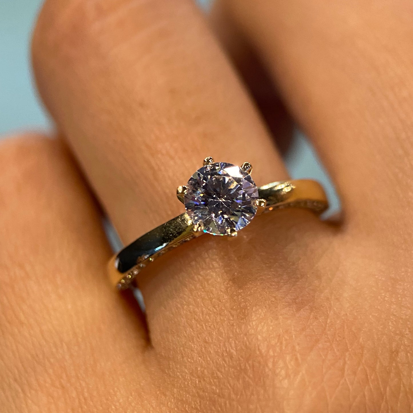 Anillo de compromiso en oro