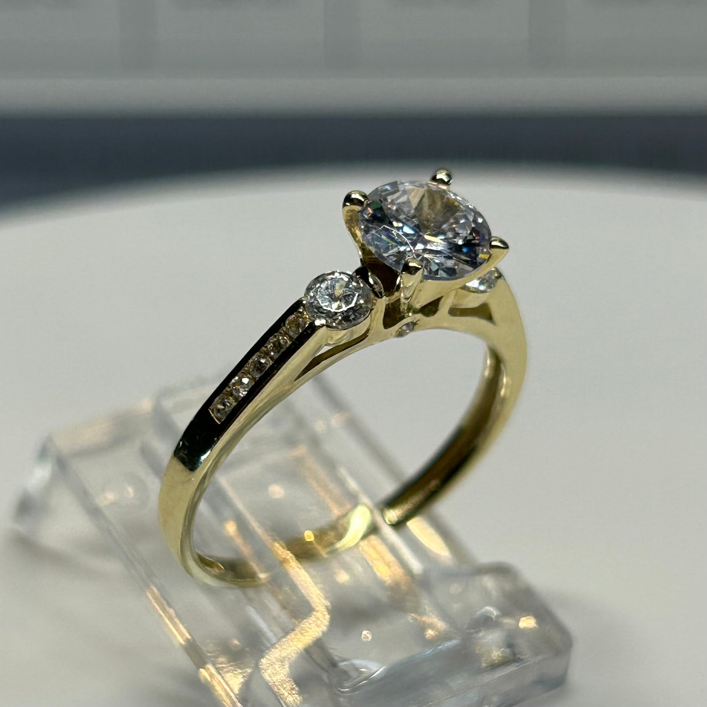 Anillo de compromiso en oro