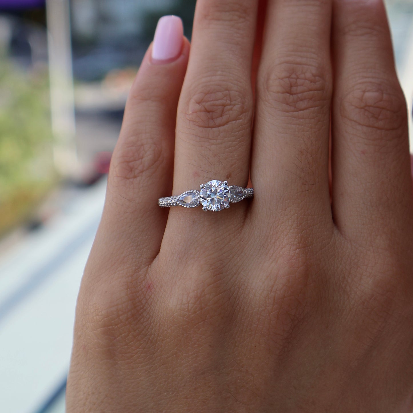 Anillo en Oro Blanco 14k con Circonias Mod.16015